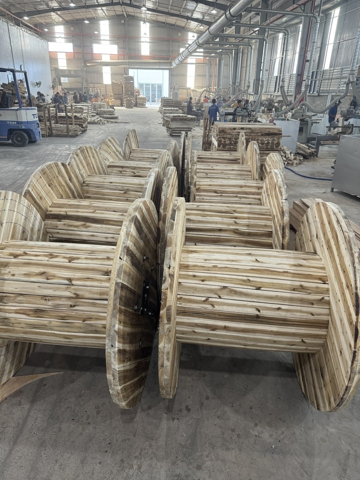 Rulo gỗ cuốn cáp